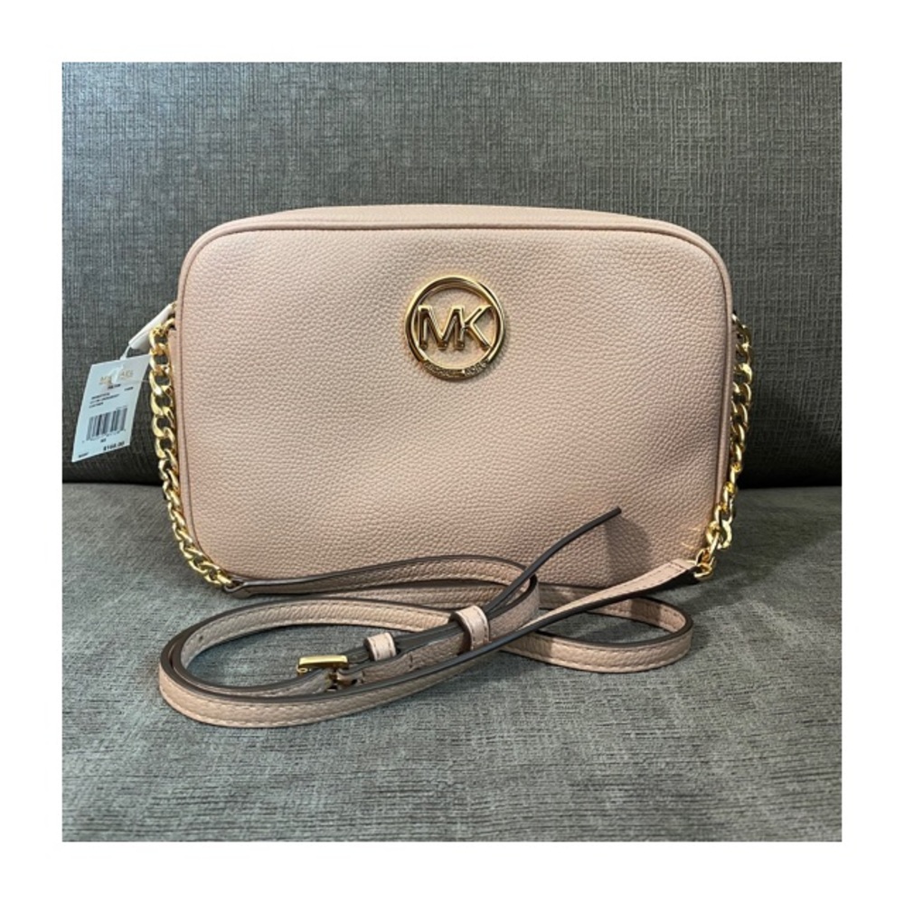 ❗️SOLD❗️🔹Michael Kors Crossbody🔹